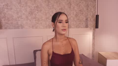 Snapshot of emily_luve chatting on July 17, 2026, 11:28 am emily_luve online show from July 17, 2026, 11:28 am