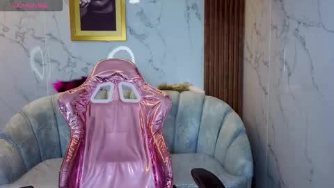 Emily  online show from November 11, 2025, 2:11 am