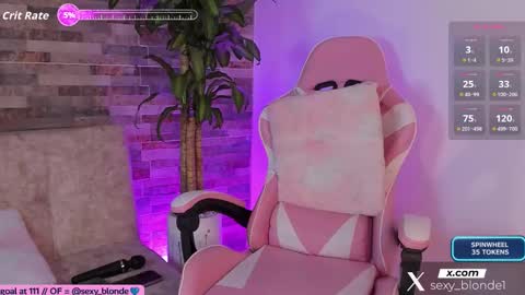 Snapshot of emily_montoya chatting on November 9, 2025, 10:52 pm Emily online show from November 9, 2025, 10:52 pm