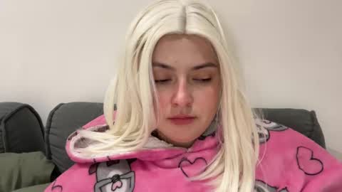 emily_morning_dew online show from November 25, 2025, 10:43 pm