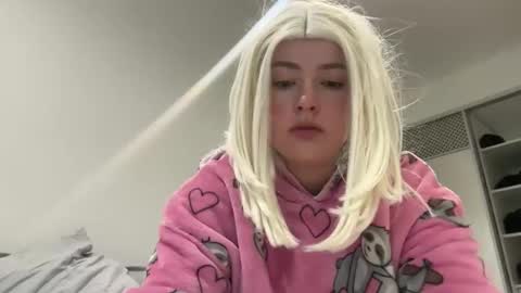 Snapshot of emily_morning_dew chatting on January 13, 2026, 6:51 am emily_morning_dew online show from January 13, 2026, 6:51 am