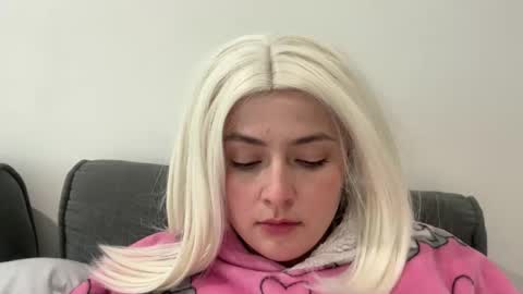 Snapshot of emily_morning_dew chatting on January 15, 2026, 12:32 pm emily_morning_dew online show from January 15, 2026, 12:32 pm