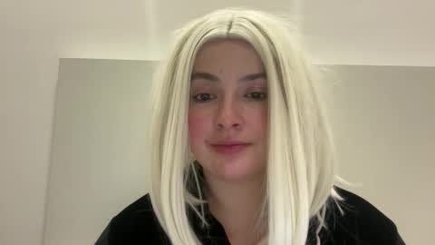 Snapshot of emily_morning_dew chatting on February 9, 2026, 8:24 pm emily_morning_dew online show from February 9, 2026, 8:24 pm