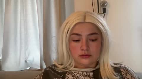 Snapshot of emily_morning_dew chatting on February 18, 2026, 7:26 am emily_morning_dew online show from February 18, 2026, 7:26 am