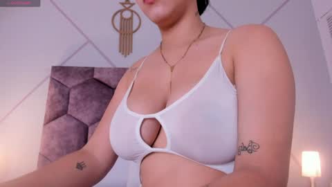 Snapshot of emily_nova_ chatting on April 5, 2026, 11:51 am emily_nova_ online show from April 5, 2026, 11:51 am
