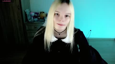 Lia online show from February 9, 2025, 8:24 pm