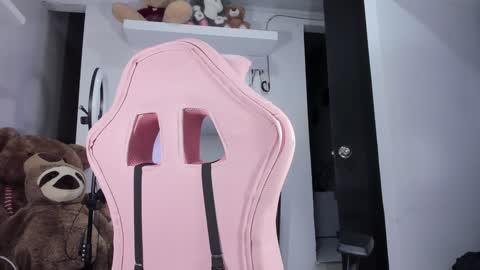 emily_palmeer online show from December 31, 2024, 10:26 am