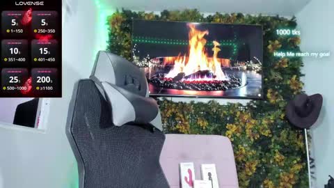 emily_palmeer online show from May 14, 2026, 11:06 am