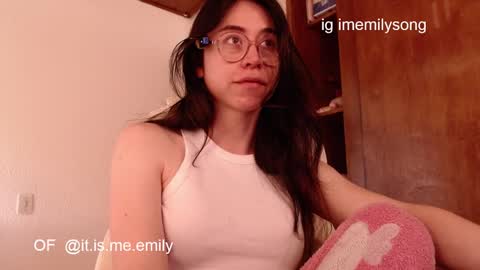 emily_pearl_ online show from February 11, 2026, 3:50 pm