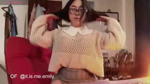 Snapshot of emily_pearl_ chatting on July 22, 2026, 5:38 pm emily_pearl_ online show from July 22, 2026, 5:38 pm