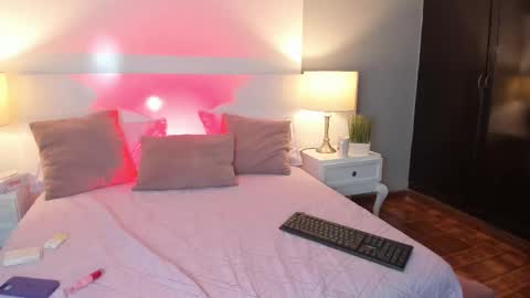 Emily  online show from November 16, 2025, 4:51 am