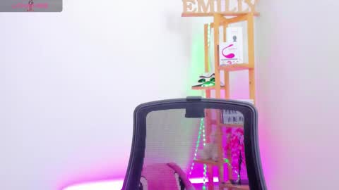 Emily online show from September 18, 2025, 3:47 pm