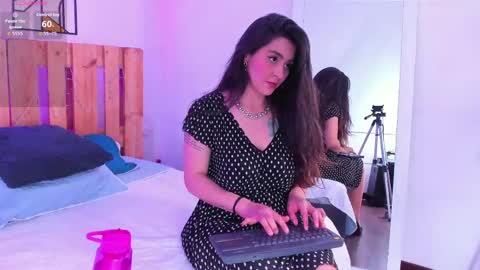 Snapshot of emily_sartre chatting on May 25, 2026, 8:04 pm Emilly online show from May 25, 2026, 8:04 pm