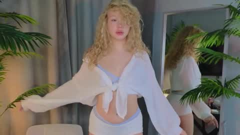 emily shepard online show from November 21, 2025, 2:43 am