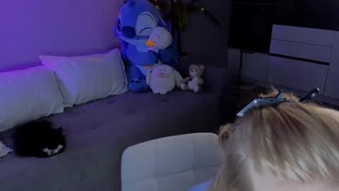 emily shepard online show from July 8, 2026, 1:21 am