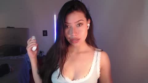 Emily  Swan online show from January 15, 2025, 3:50 pm