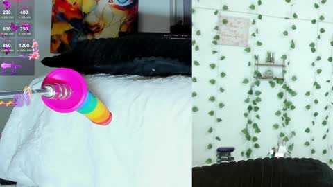 Emily Thompson33 online show from April 11, 2026, 5:01 am