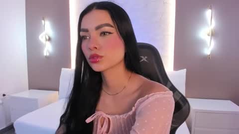 emily_tolson online show from December 18, 2025, 7:20 pm