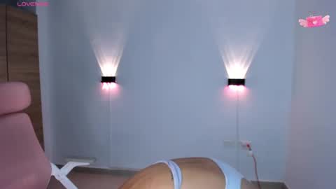 Snapshot of emily_villamil_ chatting on February 17, 2025, 9:08 pm Emi online show from February 17, 2025, 9:08 pm