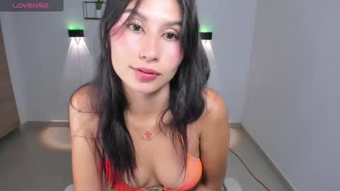 Snapshot of emily_villamil_ chatting on September 10, 2025, 8:53 pm Emi online show from September 10, 2025, 8:53 pm