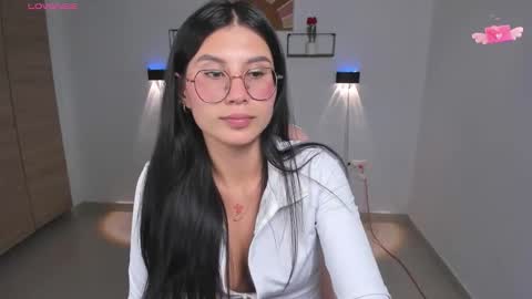 Snapshot of emily_villamil_ chatting on October 27, 2025, 9:08 pm Emi online show from October 27, 2025, 9:08 pm