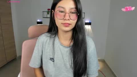 Emi online show from November 25, 2025, 9:59 pm