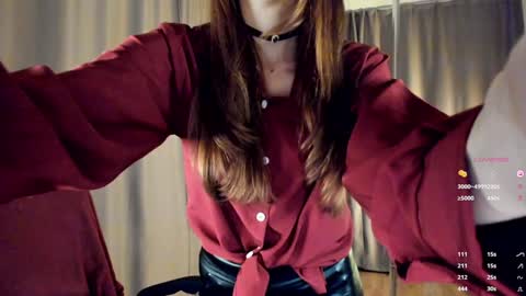 Snapshot of emily_w0w_ chatting on December 16, 2024, 11:50 pm Lia online show from December 16, 2024, 11:50 pm