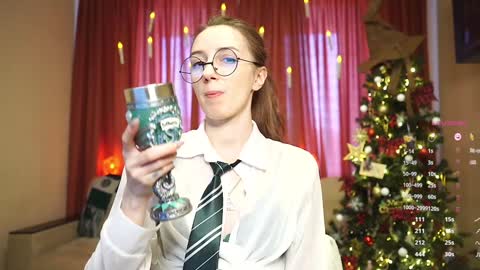 Snapshot of emily_w0w_ chatting on January 5, 2025, 9:37 am Lia online show from January 5, 2025, 9:37 am