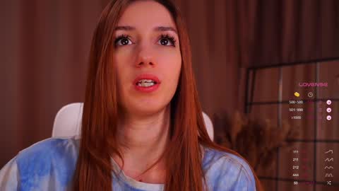 Snapshot of emily_w0w_ chatting on February 5, 2025, 6:13 am Lia online show from February 5, 2025, 6:13 am