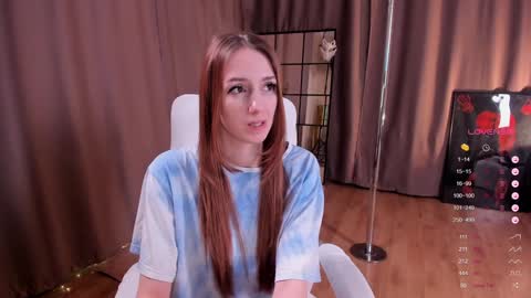 Snapshot of emily_w0w_ chatting on February 5, 2025, 9:15 am Lia online show from February 5, 2025, 9:15 am