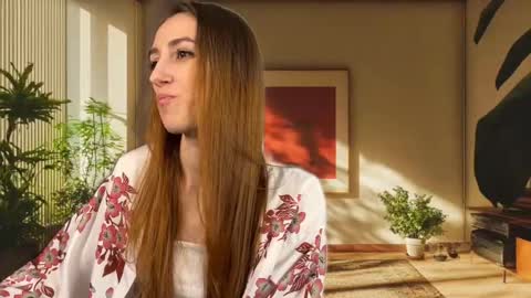 Snapshot of emily_w0w_ chatting on October 4, 2025, 5:11 pm Lia online show from October 4, 2025, 5:11 pm