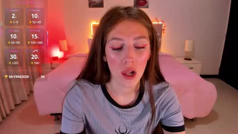 emily_warren__ online show from October 23, 2025, 7:45 pm