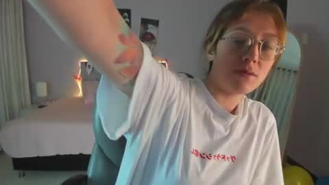 Snapshot of emily_warren__ chatting on June 23, 2026, 8:07 pm emily_warren__ online show from June 23, 2026, 8:07 pm