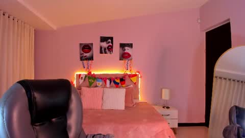Snapshot of emily_warren__ chatting on July 11, 2026, 7:49 pm emily_warren__ online show from July 11, 2026, 7:49 pm