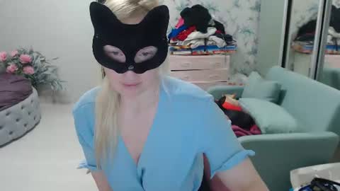 Snapshot of emily_york18 chatting on June 25, 2026, 7:40 pm Emily online show from June 25, 2026, 7:40 pm