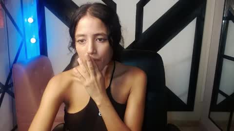 Snapshot of emily_zc1 chatting on May 4, 2026, 6:48 pm EMILY online show from May 4, 2026, 6:48 pm