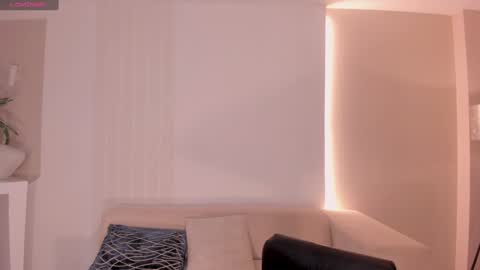 Emily Armstrong online show from December 29, 2024, 12:01 pm