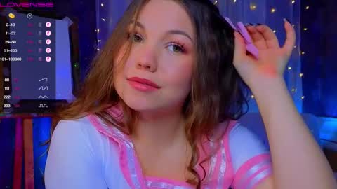 Snapshot of emilyart_ chatting on February 10, 2025, 2:30 am artist Emily online show from February 10, 2025, 2:30 am