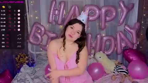 Snapshot of emilyart_ chatting on October 5, 2025, 6:28 pm artist Emily online show from October 5, 2025, 6:28 pm