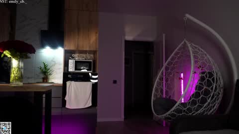 emilybatee online show from September 25, 2025, 6:33 pm