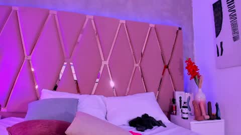 Emily online show from April 29, 2026, 1:43 am