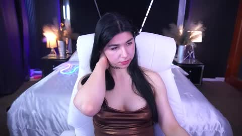 Emy online show from October 14, 2025, 5:52 am