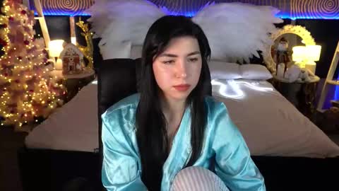 Emy online show from December 23, 2025, 7:06 am