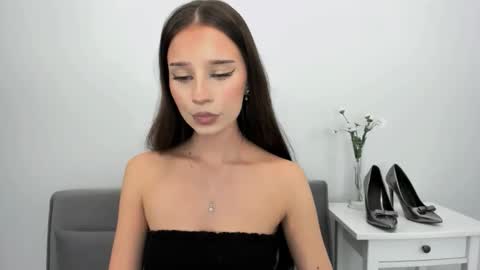 Snapshot of emilycharming chatting on October 30, 2025, 9:15 pm EmilyCharming online show from October 30, 2025, 9:15 pm