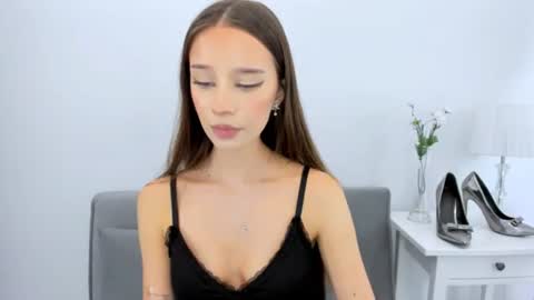 Snapshot of emilycharming chatting on November 25, 2025, 9:15 pm EmilyCharming online show from November 25, 2025, 9:15 pm