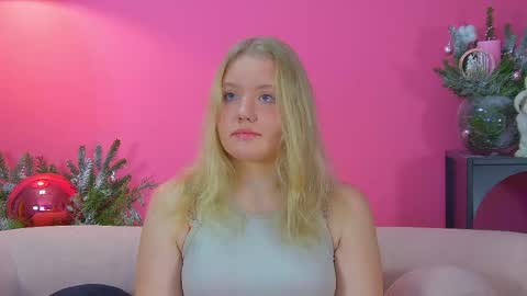 Snapshot of emilyevansen chatting on December 15, 2025, 6:23 pm Emily online show from December 15, 2025, 6:23 pm