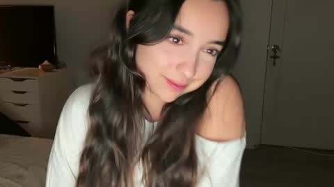 Snapshot of emilyfawn chatting on November 11, 2025, 4:12 am emilyfawn online show from November 11, 2025, 4:12 am