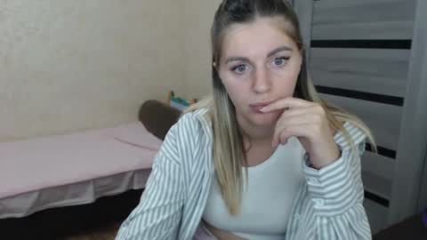 Snapshot of emilyfork chatting on September 9, 2025, 2:38 pm emilyfork online show from September 9, 2025, 2:38 pm