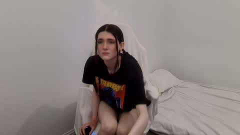 Snapshot of emilyfox5 chatting on November 18, 2025, 2:06 am emilyfox5 online show from November 18, 2025, 2:06 am