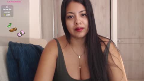 Snapshot of emilyguss chatting on March 11, 2025, 1:45 pm Emily online show from March 11, 2025, 1:45 pm